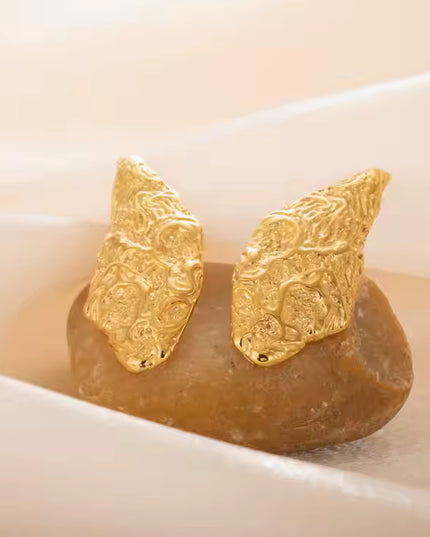 LIQUID GOLD TEXTURED EARRINGS