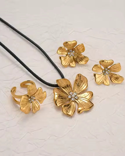 GOLDEN BLOOM NECKLACE